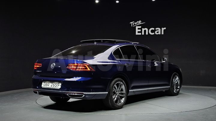 Volkswagen Passat 2018 — 2