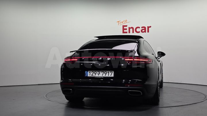 Porsche Panamera 2018 — 4