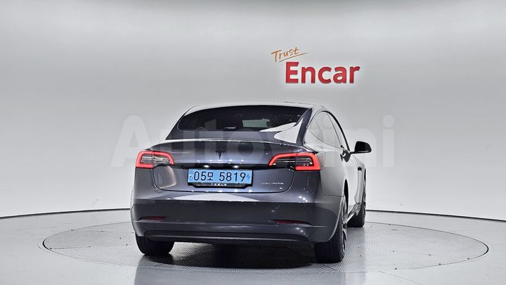 Tesla Model 3 2020 — 4