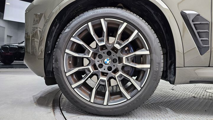 BMW X5 2026 — 5
