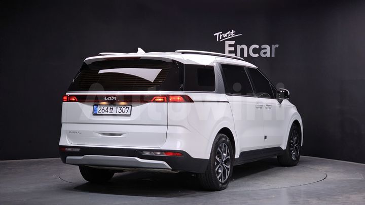 Kia Carnival 2023 — 2