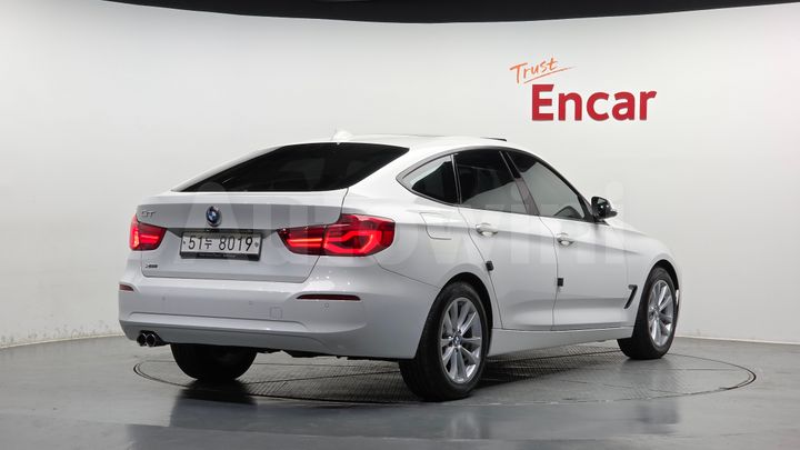 BMW 3 Series 2017 — 2