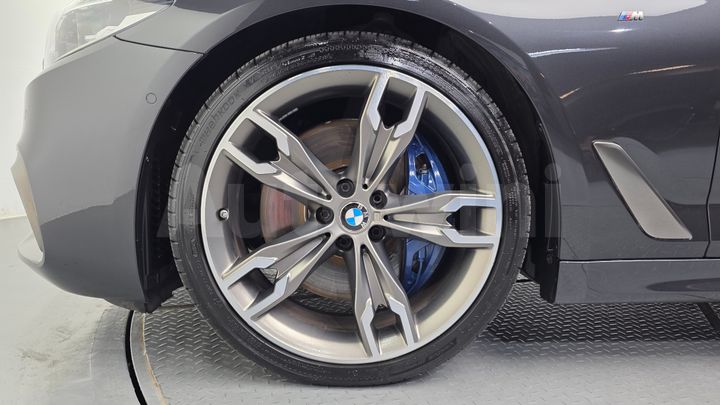 BMW 5 Series 2018 — 5