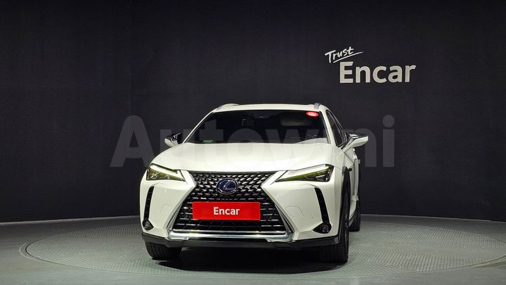 Lexus UX 2019 — 3