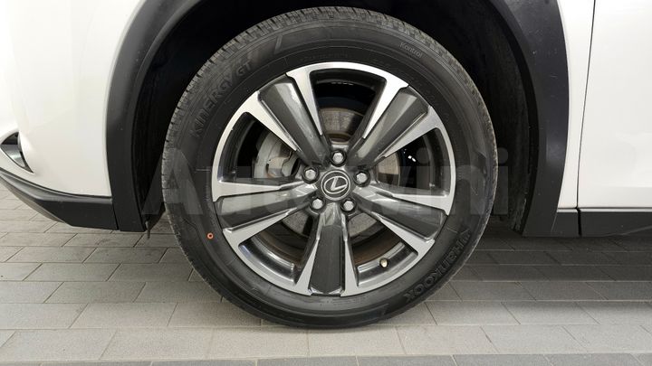 Lexus UX 2019 — 5