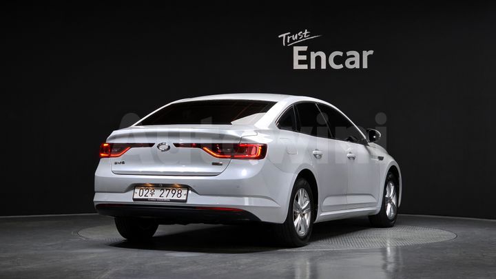 Renault SM6 2016 — 2