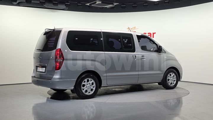 Hyundai Starex 2016 — 2