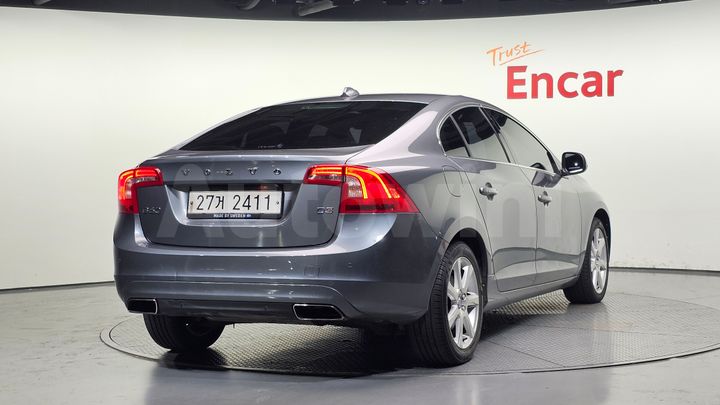 Volvo S60 2018 — 2