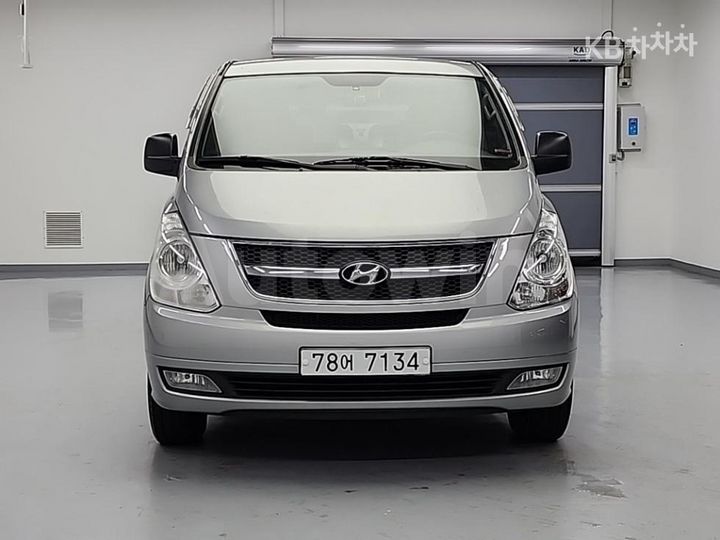 Hyundai Starex 2015 — 2