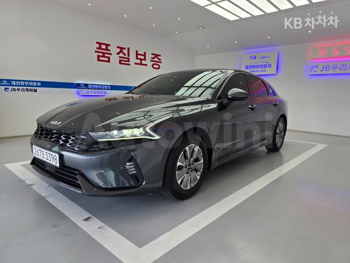 Kia K5 2023 — 2