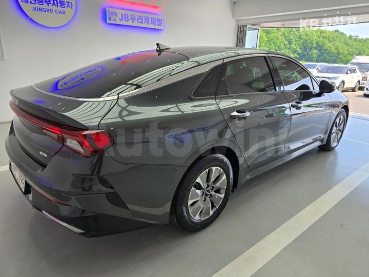 Kia K5 2023 — 4