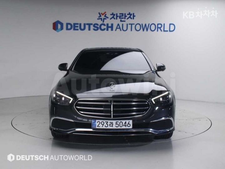 Mercedes Benz E Class 2023 — 3