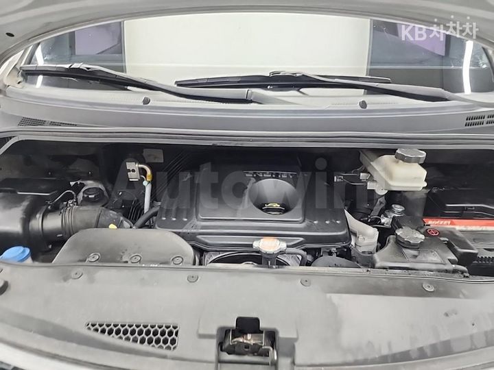 Hyundai Starex 2011 — 5