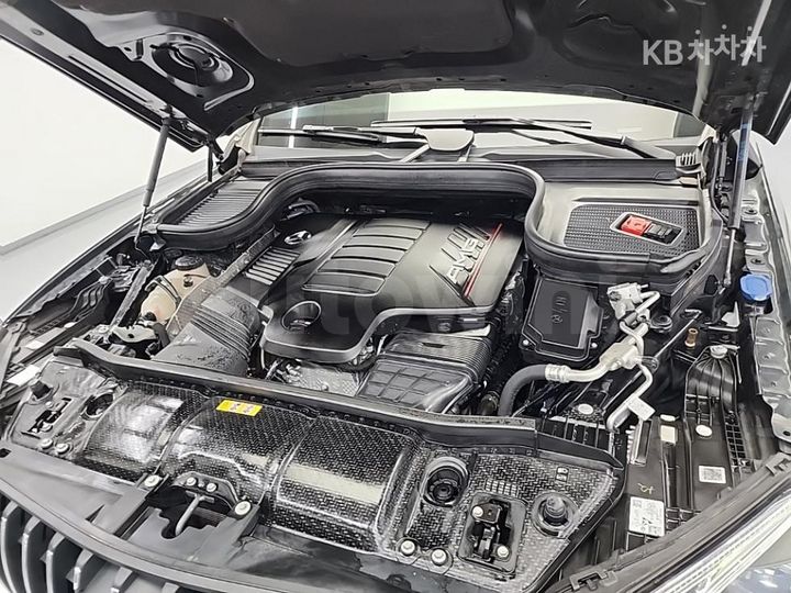 Mercedes Benz GLE Class 2023 — 5