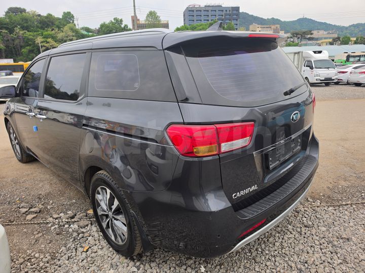 Kia Carnival 2017 — 3