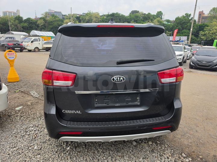 Kia Carnival 2017 — 4