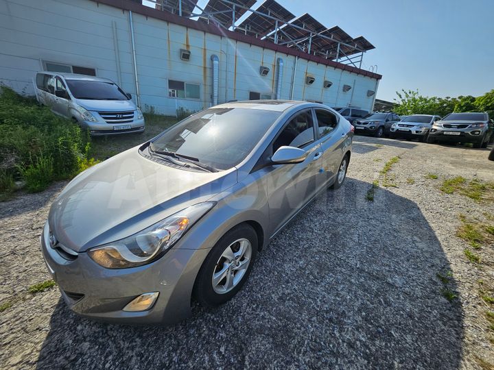 Hyundai Avante 2012 — 2