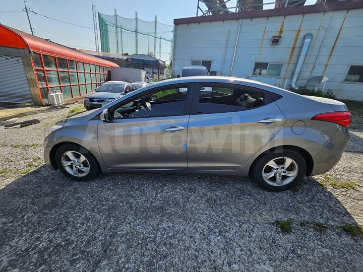 Hyundai Avante 2012 — 3