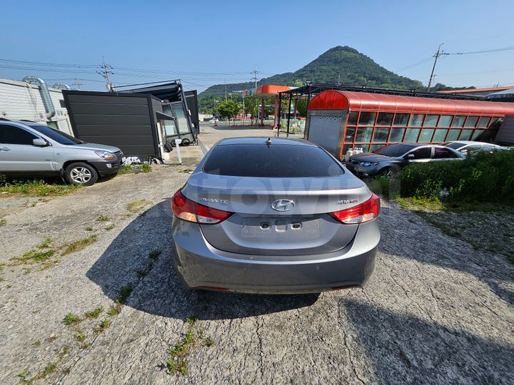 Hyundai Avante 2012 — 4