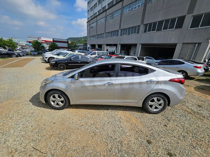 Hyundai Avante 2014 — 3