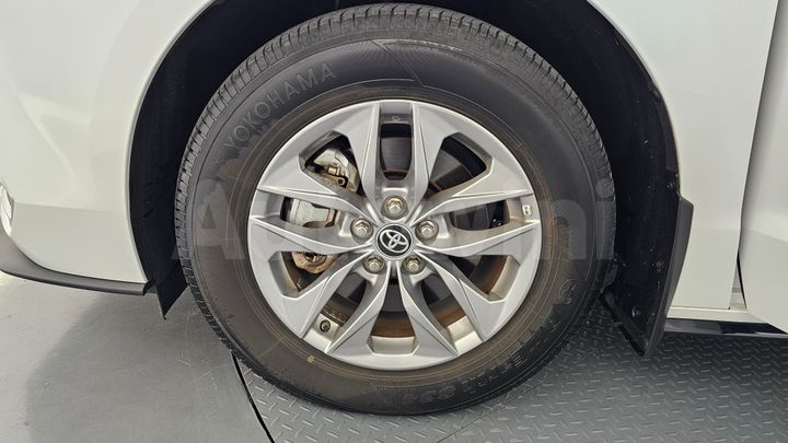 Toyota Sienna 2024 — 5