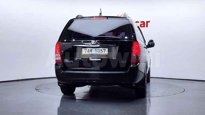 Kia Carnival 2013 — 4