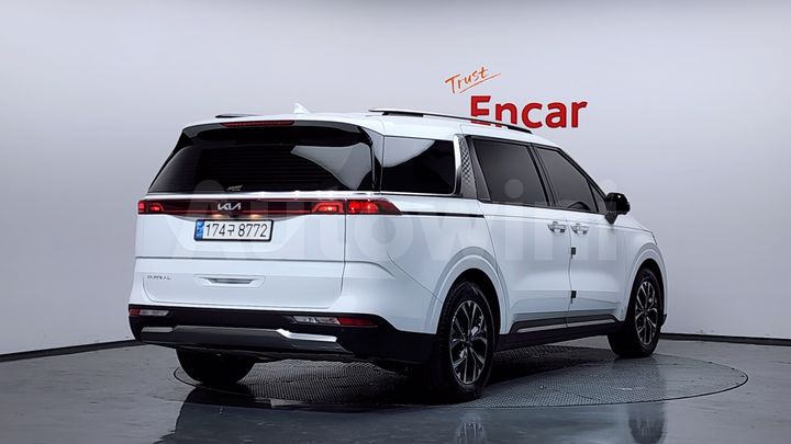 Kia Carnival 2023 — 2