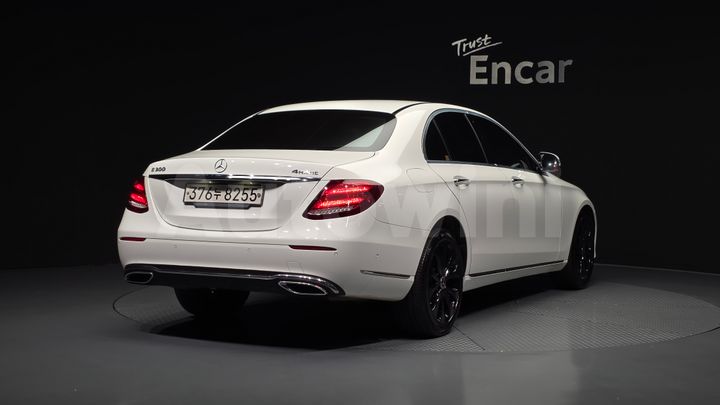 Mercedes Benz E Class 2020 — 2