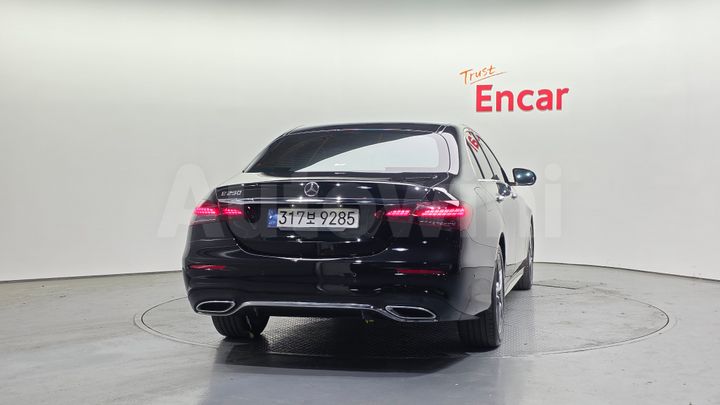 Mercedes Benz E Class 2023 — 4