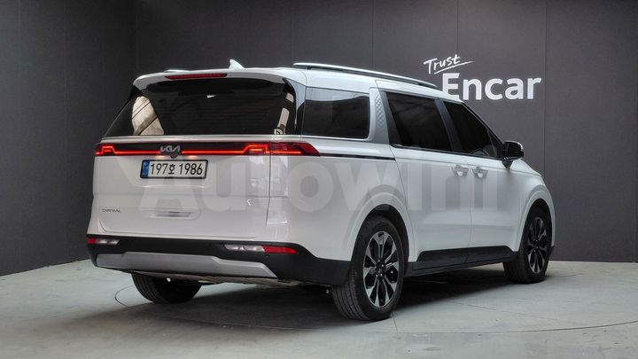 Kia Carnival 2023 — 2