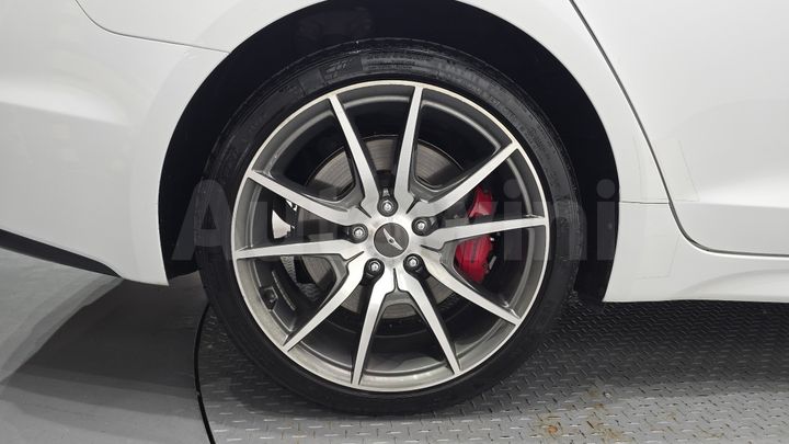 Genesis G70 2020 — 5