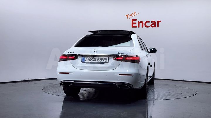 Mercedes Benz E Class 2021 — 3