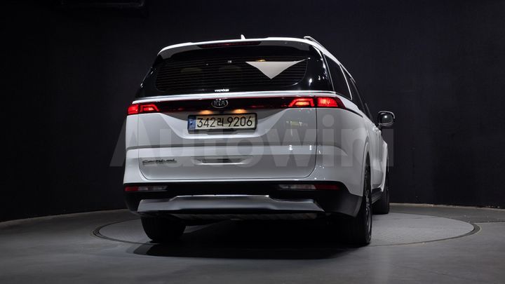 Kia Carnival 2021 — 4