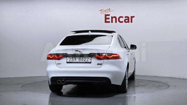 Jaguar XF 2017 — 4