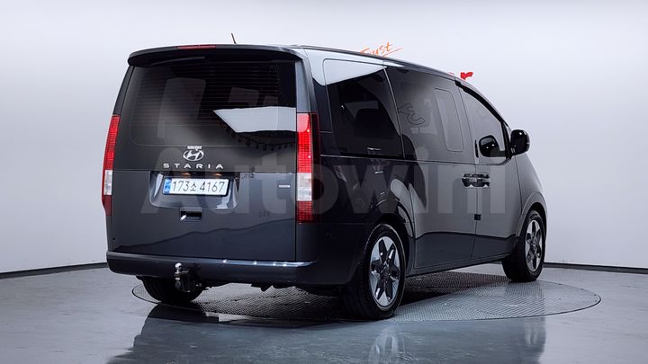 Hyundai Staria 2022 — 2