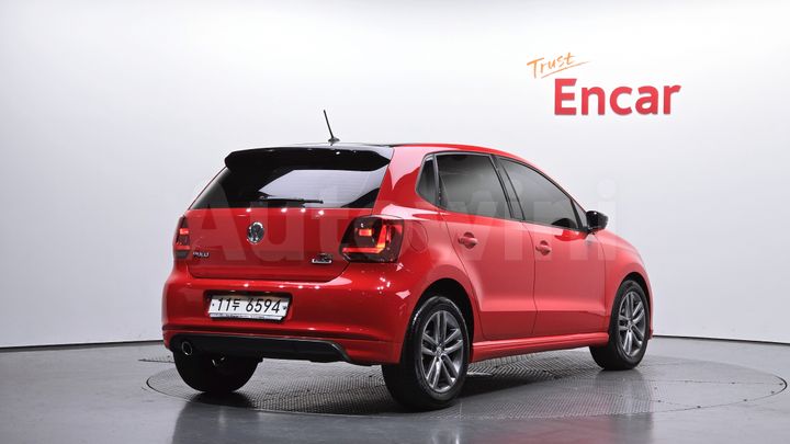 Volkswagen Polo 2015 — 2