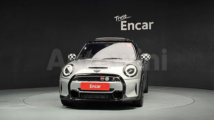 Mini Cooper 2023 — 3