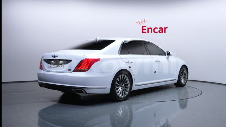 Genesis EQ900 2016 — 2