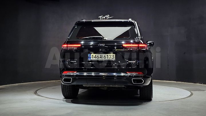 Jeep Cherokee 2023 — 4