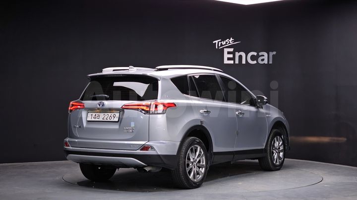 Toyota RAV4 2018 — 2