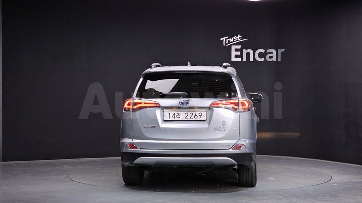 Toyota RAV4 2018 — 4