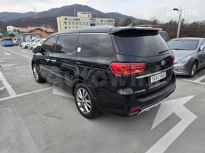 Kia Carnival 2020 — 5