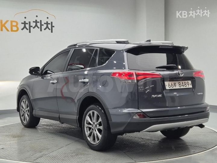 Toyota RAV4 2018 — 2