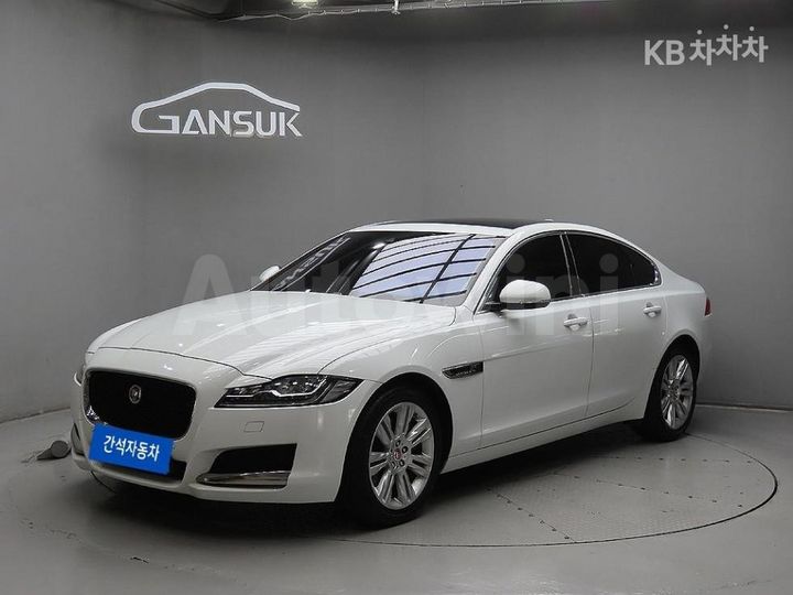 Jaguar XF 2017 — 2