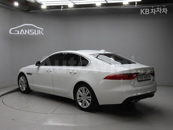 Jaguar XF 2017 — 3