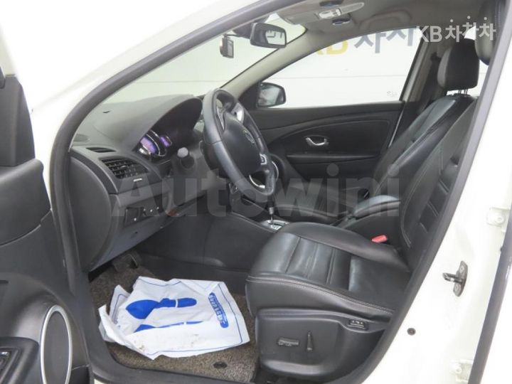 Renault SM3 2013 — 5