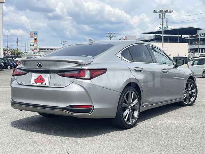 Lexus ES 2019 — 3