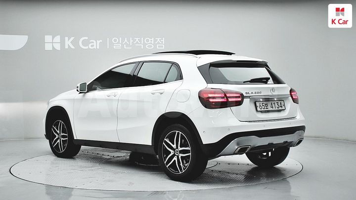 Mercedes Benz GLA Class 2019 — 2