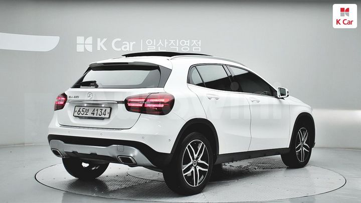 Mercedes Benz GLA Class 2019 — 4