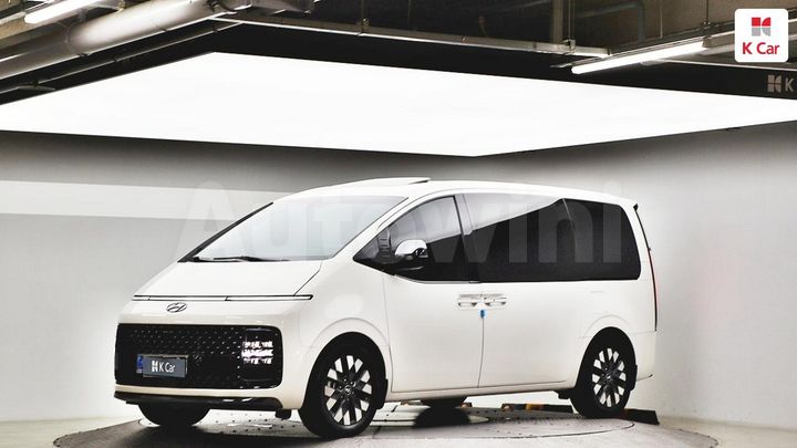 Hyundai Staria 2024 — 2